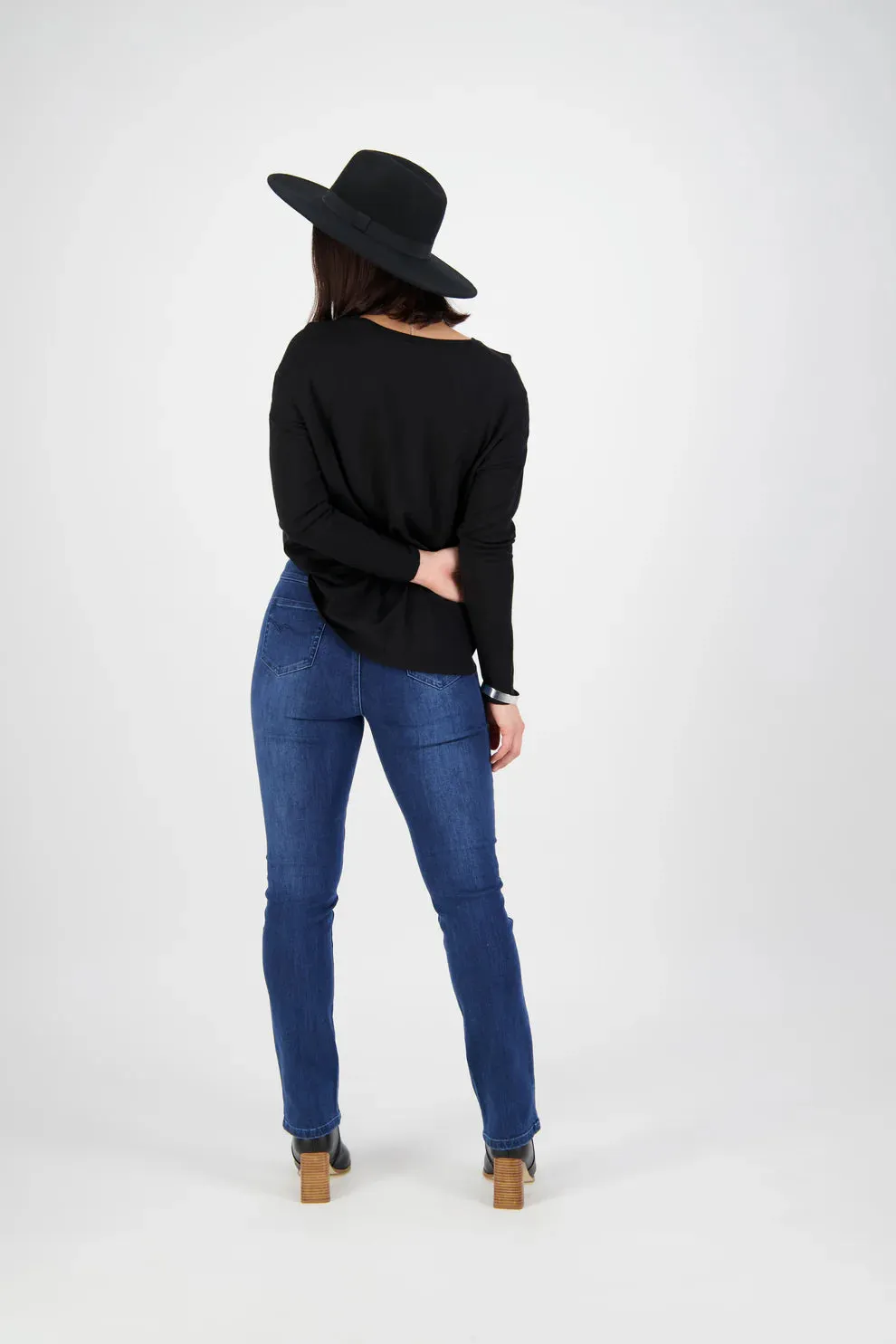 234D pull on jean