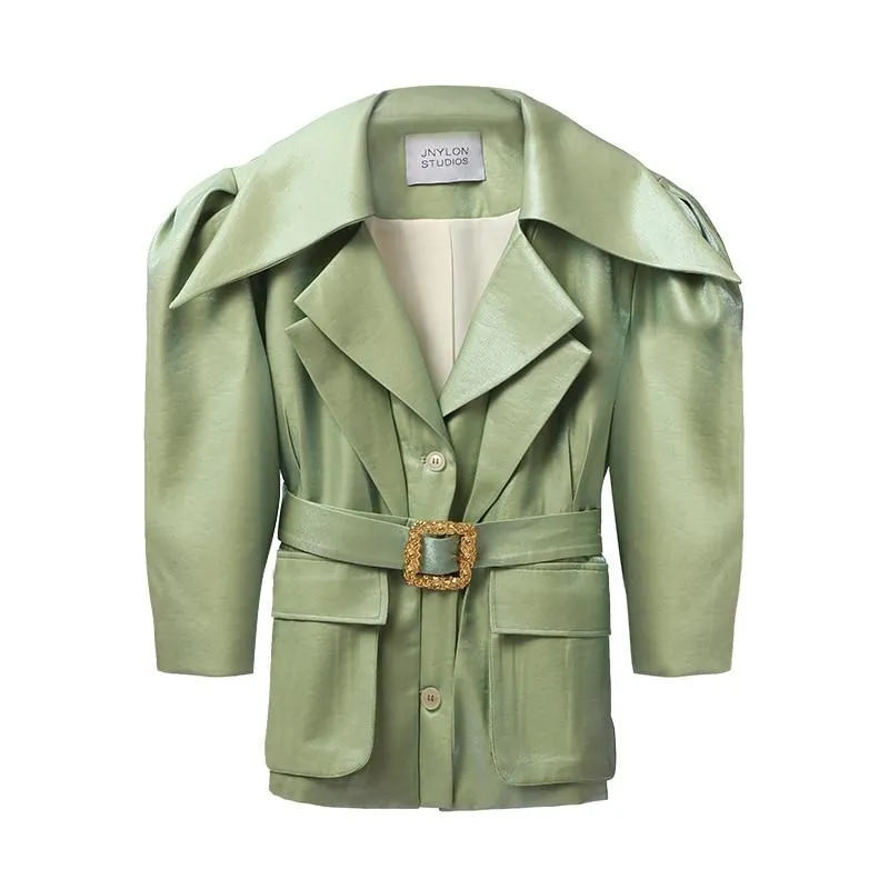 Lightweight jacket for women